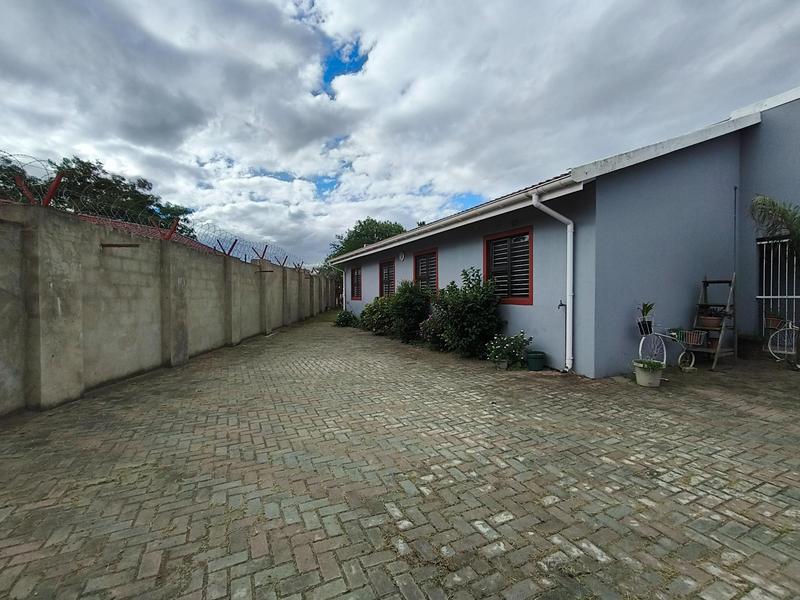 6 Bedroom Property for Sale in Mthata Eastern Cape